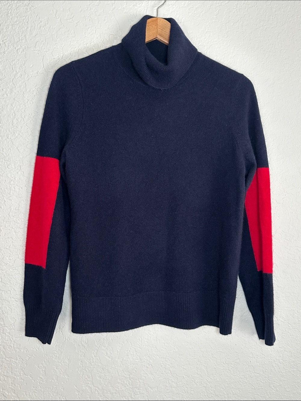 Bloomingdale's 100% Cashmere Navy Blue Turtleneck Sweater Red Colorblock Preppy